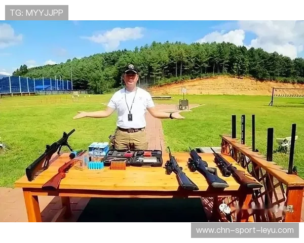 射击飞碟连续击中目标令人拍案叫绝